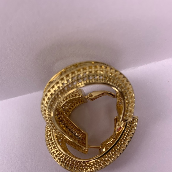 Triangle Shaped Earrings and Pendant Long Lasting Jewelry Set - Picture 8 of 15